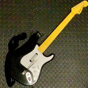 Guitar Hero Fender Stratocaster Rockband Harmonix  Wii model 19091 NoDongle